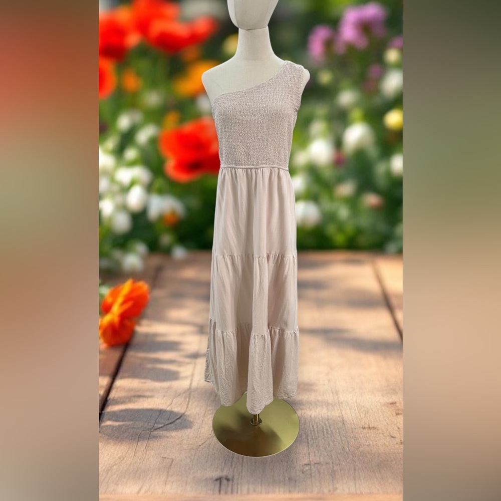 Zcsia One Strap Flowy Summer Dress.
Soft Blush Color. Size : Large